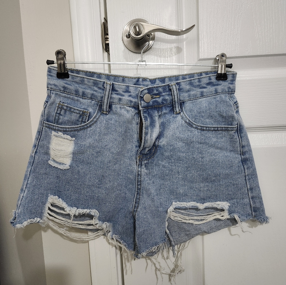 LIKE NEW HIGH WAIST LIGHT WASHED DISTRESSED JEAN SHORTS SIZE S